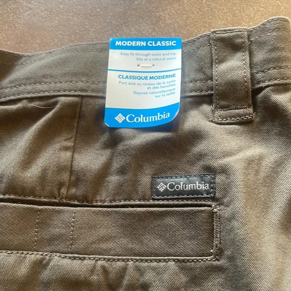 NWT Columbia Omni-Shade Cargo Shorts! 40